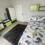 Spacious Prestige Penthouse Апартаменти *