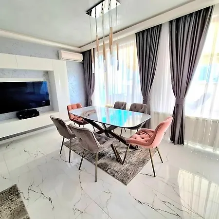 Spacious Prestige Penthouse Appartamento