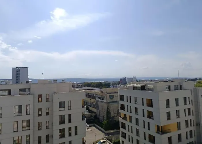 Spacious Prestige Penthouse *