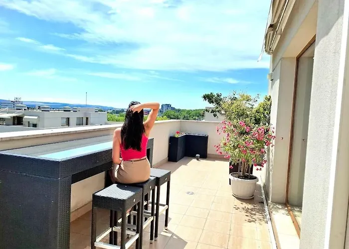 Spacious Prestige Penthouse Διαμέρισμα *