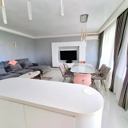 Spacious Prestige Penthouse *