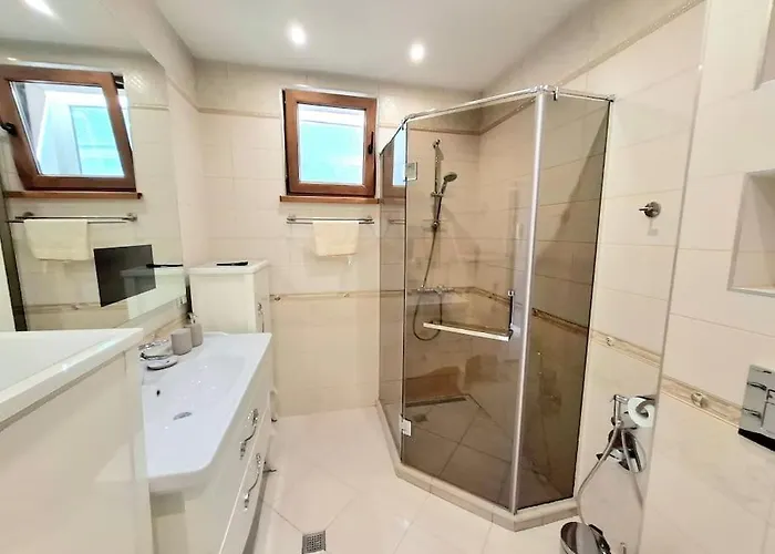 Spacious Prestige Penthouse *